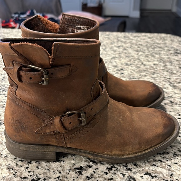 Harley-Davidson® Women's Allerton 5.25-In. Leather Motorcycle Boots D84263 - Picture 3 of 8